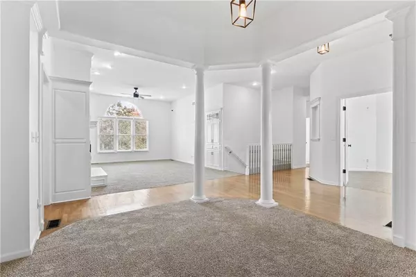 Lee's Summit, MO 64081,911 SW Bennington PL