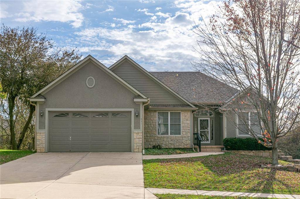 931 S 12th ST, Louisburg, KS 66053