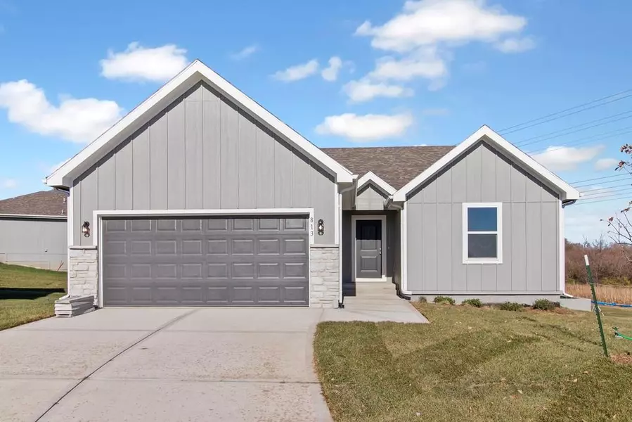 813 Shane CT, Belton, MO 64012