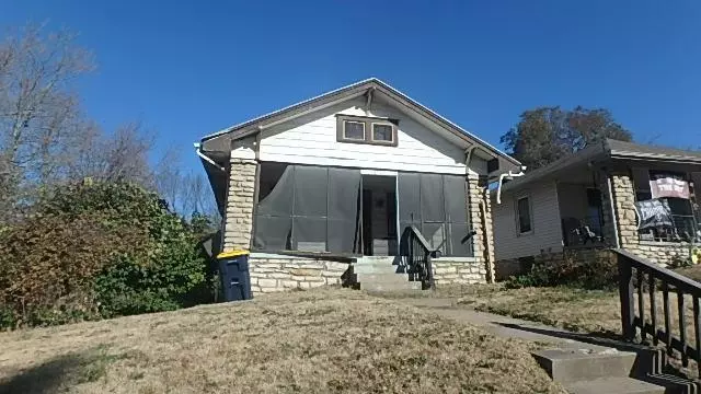 3822 E 68th TER, Kansas City, MO 64132