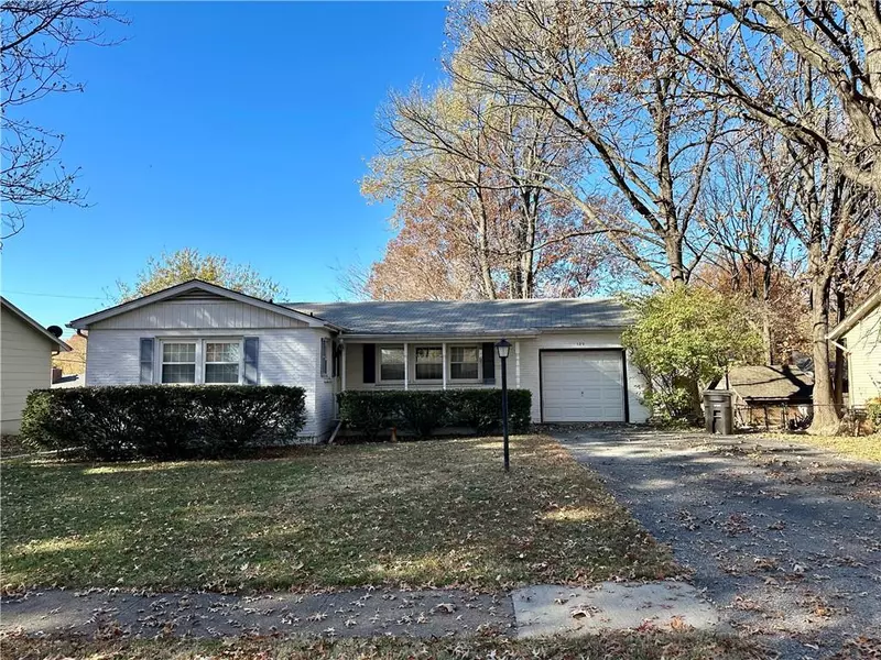 120 Hawthorne DR, Belton, MO 64012