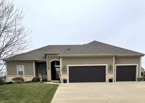 Smithville, MO 64089,704 Indian Trail CT