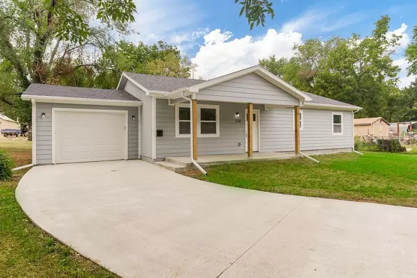 734 South Cherry ST, Ottawa, KS 66067