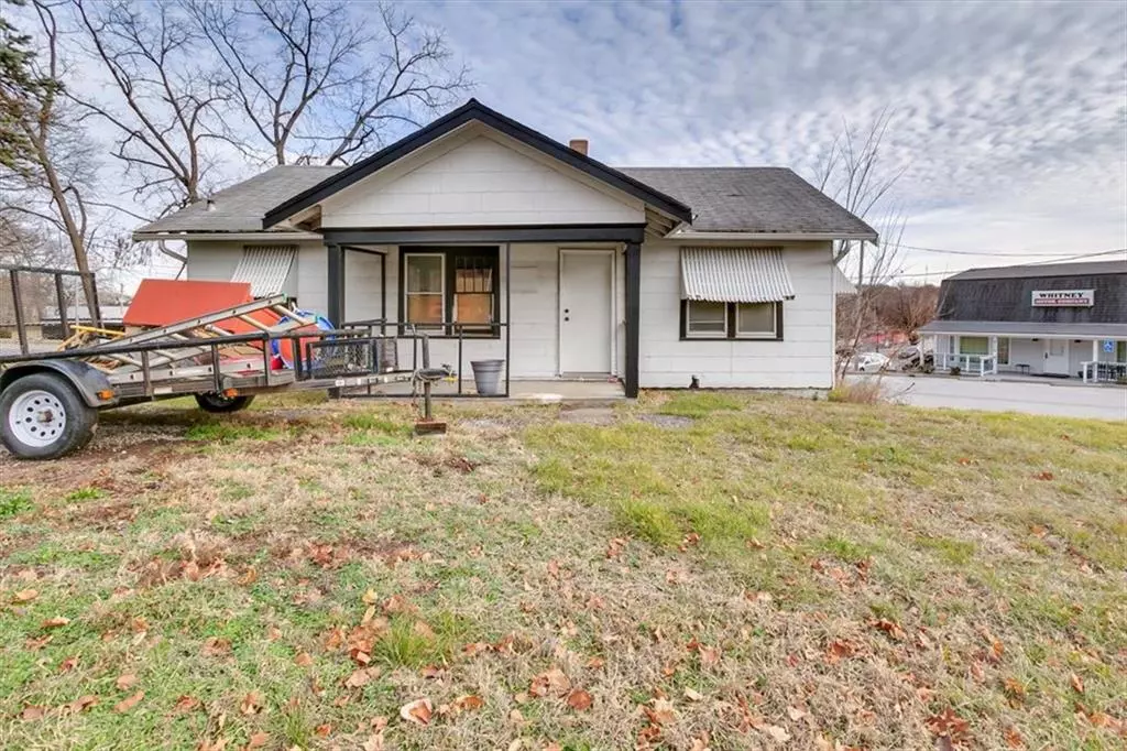 Merriam, KS 66203,5017 Merriam DR