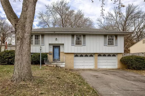 6518 Larsen LN, Shawnee, KS 66203