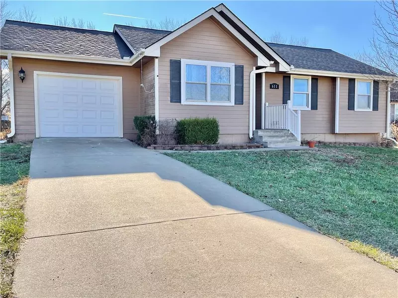 611 W Osborn ST, Carbondale, KS 66414