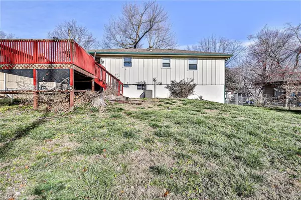 Blue Springs, MO 64014,204 SW Sandstone DR