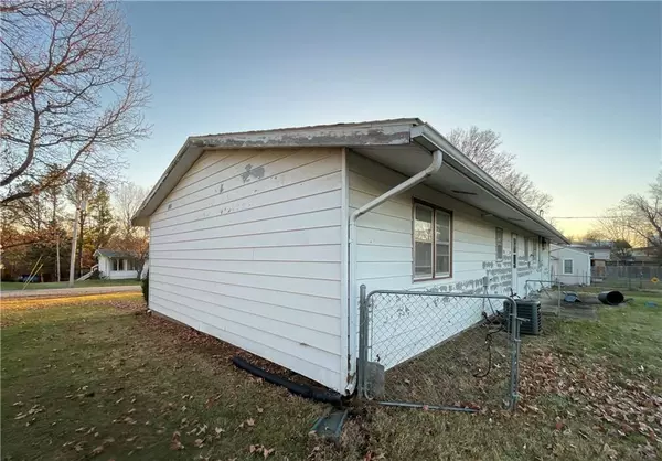 Albany, MO 64402,602 E PARMEN ST