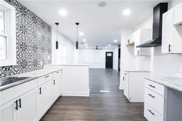 St Joseph, MO 64507,2229 Seneca ST