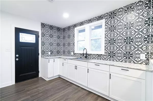 St Joseph, MO 64507,2229 Seneca ST