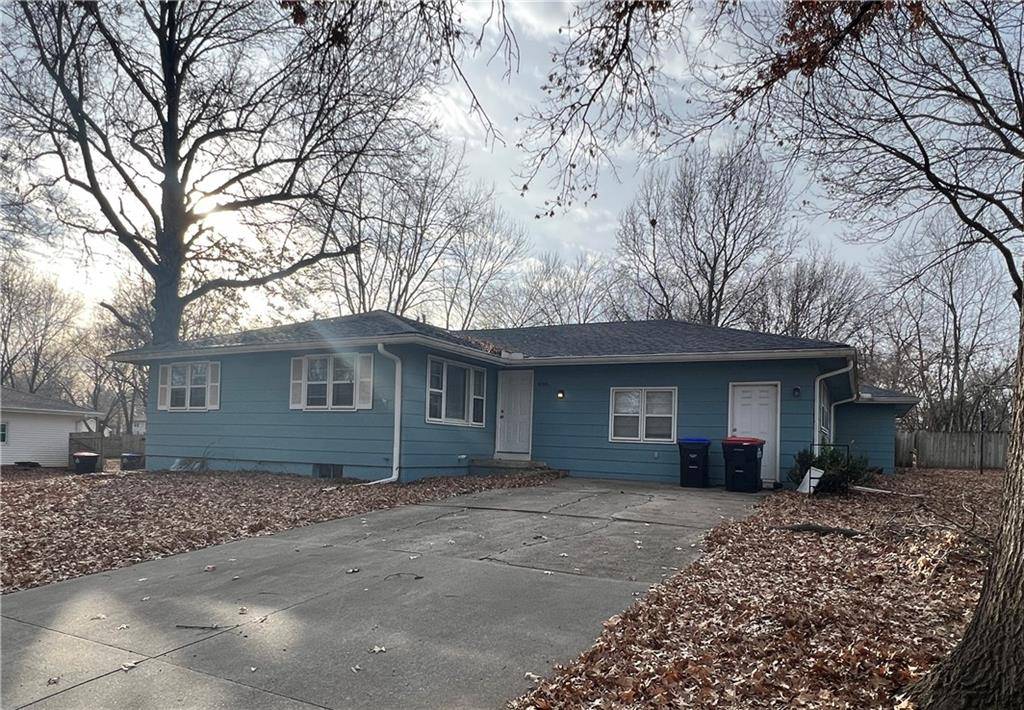 406 N 17th AVE, Greenwood, MO 64034