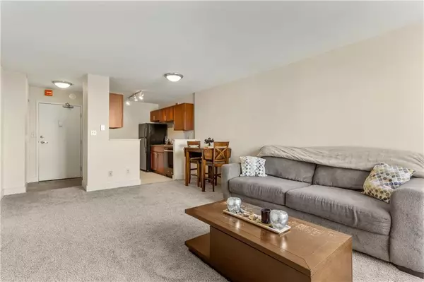 Kansas City, MO 64106,600 E 8TH ST #9Q