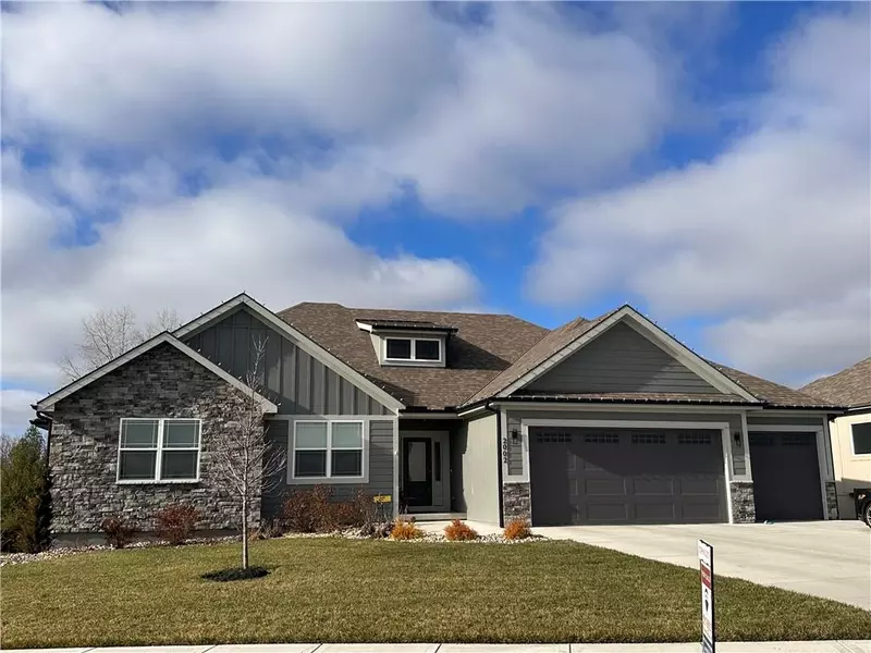 2002 Foxtail PT, Kearney, MO 64060