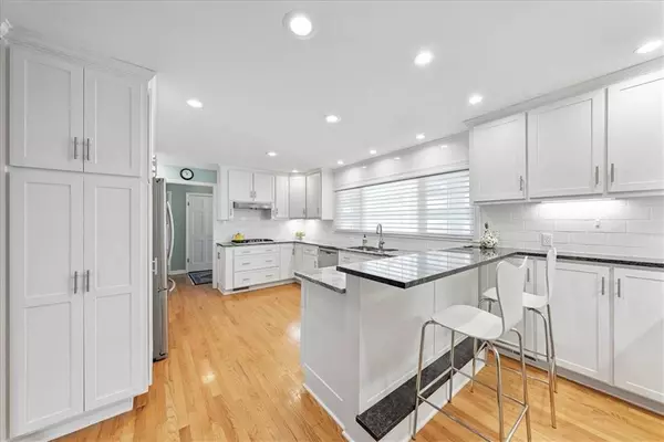 Leawood, KS 66206,10323 Sagamore LN