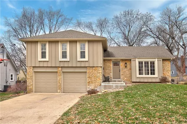 9924 MASTIN DR, Overland Park, KS 66212