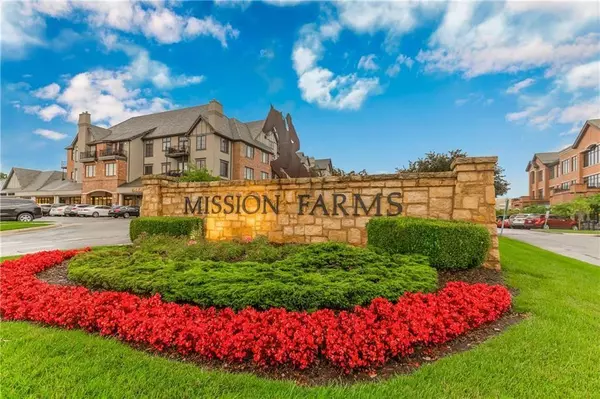 10531 Mission RD #204B, Leawood, KS 66206