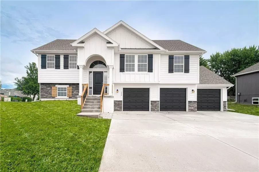 11826 N Bellaire AVE, Kansas City, MO 64156