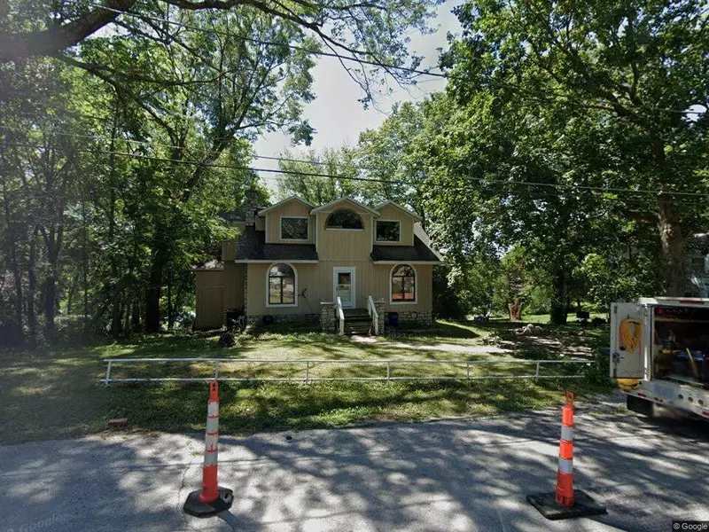 11327 E Park ST, Sugar Creek, MO 64054