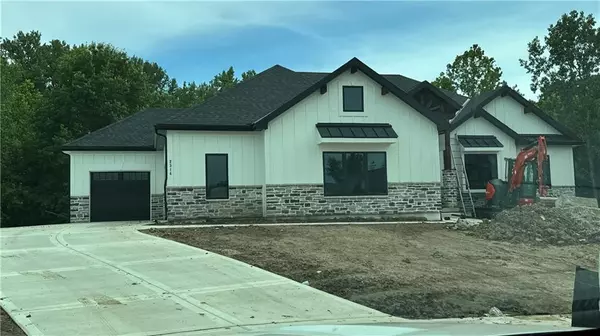 Kearney, MO 64060,2314 Fishing LN