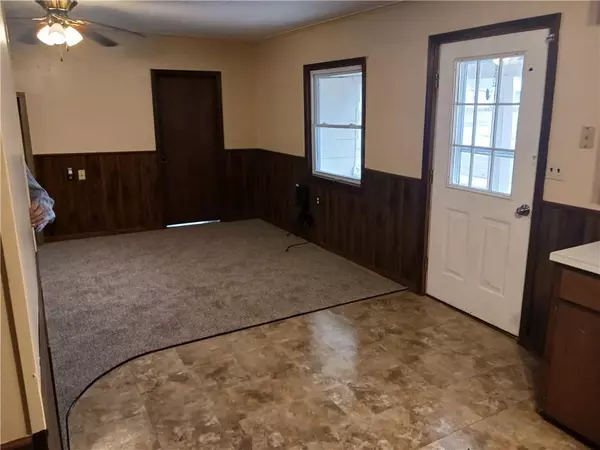 Girard, KS 66743,202 W Prairie ST