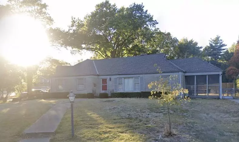 5024 Howe DR, Roeland Park, KS 66205