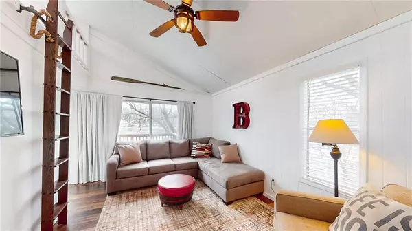 Lawrence, KS 66047,642 E 582nd RD