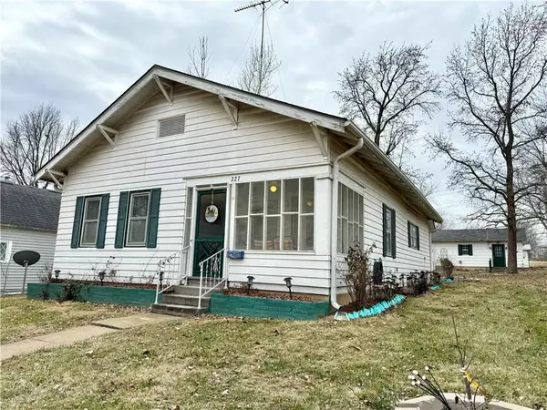 227 Wisconsin AVE, Holton, KS 66436