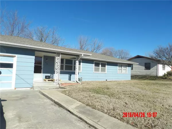 Garnett, KS 66032,217 W Warren AVE
