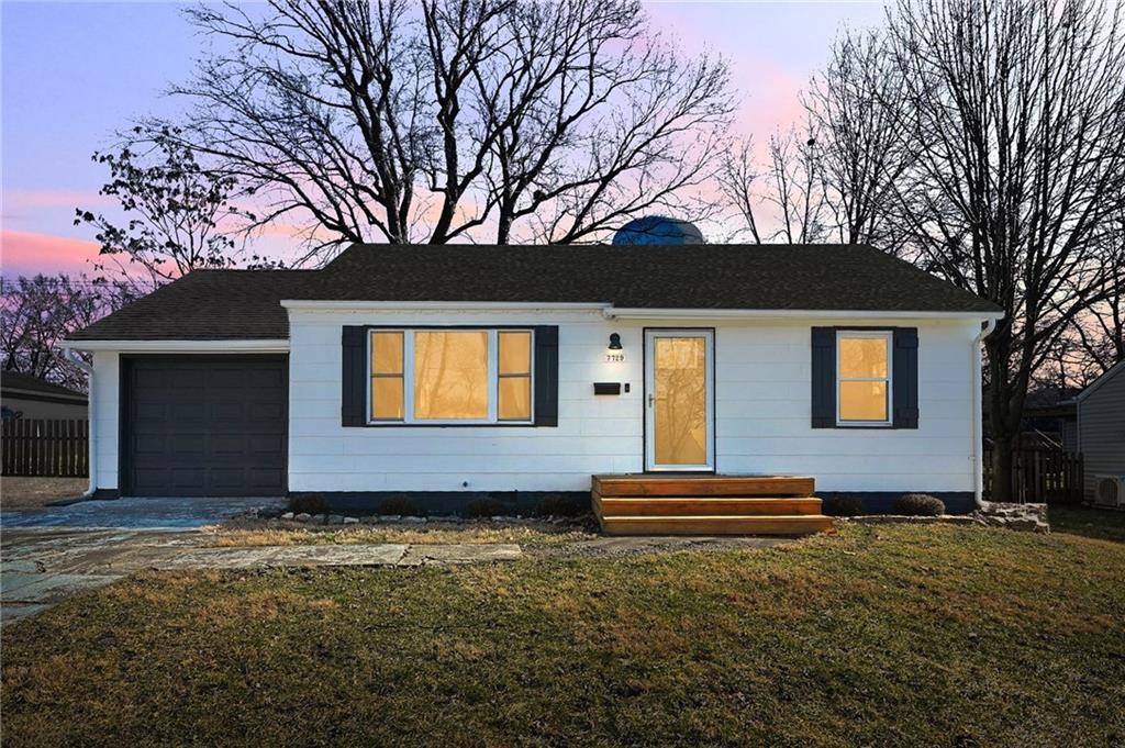 7729 Foster ST, Overland Park, KS 66204