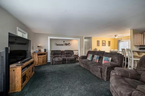 Tonganoxie, KS 66086,24220 Knight RD