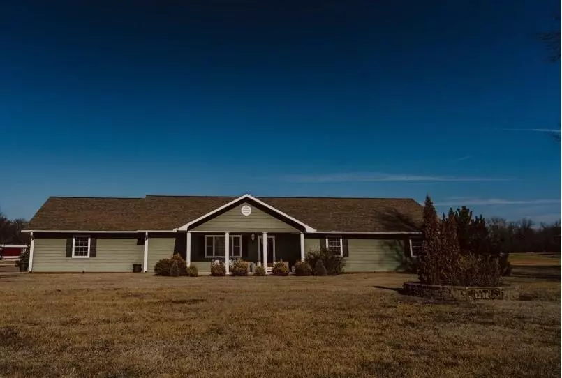 Iola, KS 66749,1251 Bennett ST