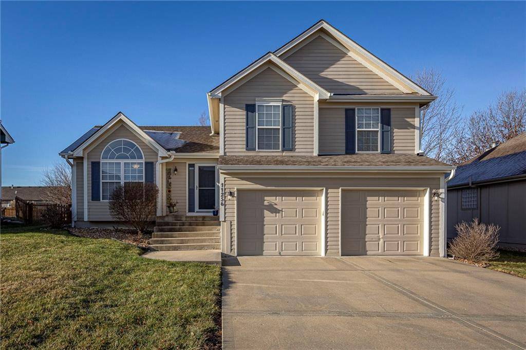 11256 N Summit ST, Kansas City, MO 64155
