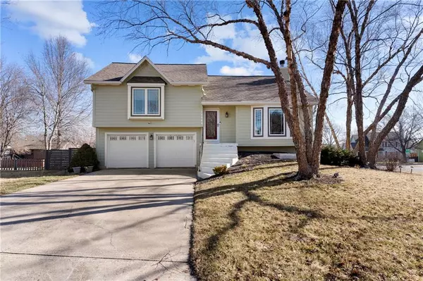 12204 W 116th ST, Overland Park, KS 66210