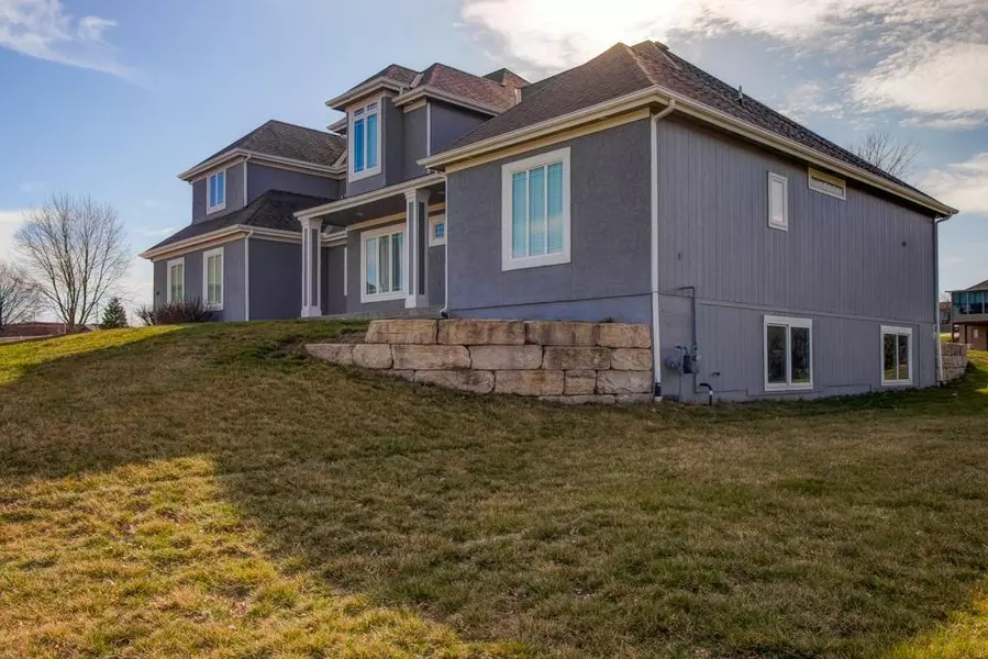 16112 Louisville CT, Belton, MO 64012