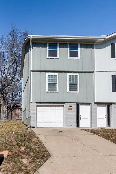 121 Kindred AVE, Bonner Springs, KS 66012