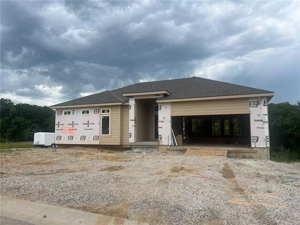 De Soto, KS 66018,8580 Valley Spring DR