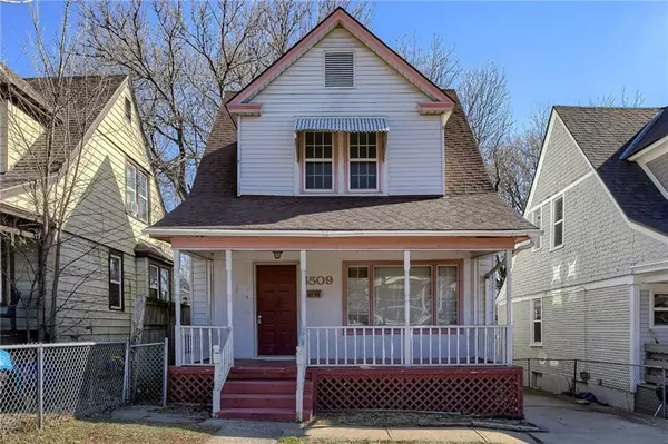 4509 Tracy AVE,  Kansas City,  MO 64110