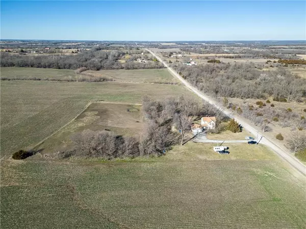 Paola, KS 66071,26890 Crescent Hill RD