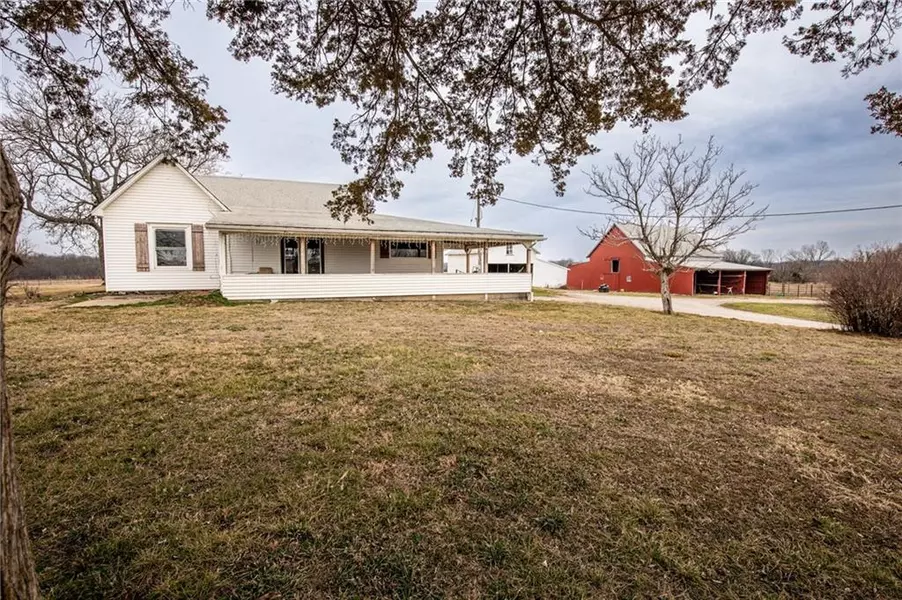 9037 Underhill RD, Pleasanton, KS 66075