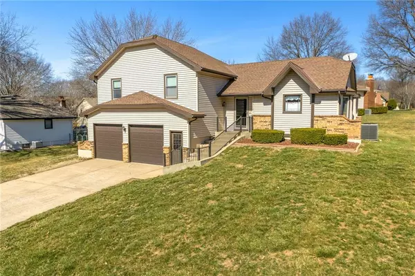 Gladstone, MO 64119,3712 NE 76th TER