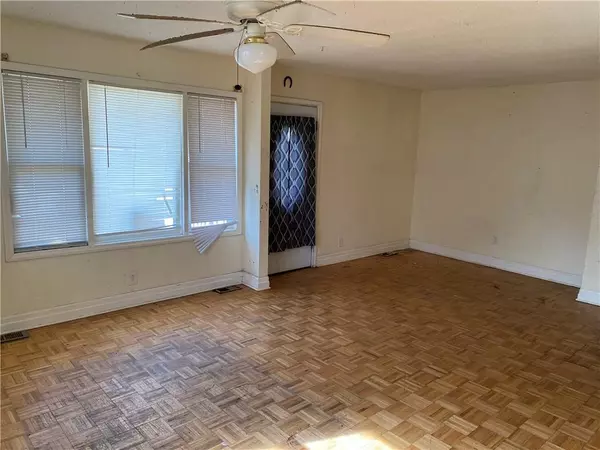 Buckner, MO 64016,315 N Hudson ST