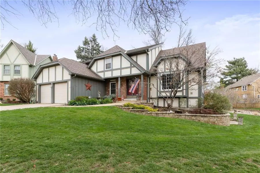 12604 W 82ND TER, Lenexa, KS 66215