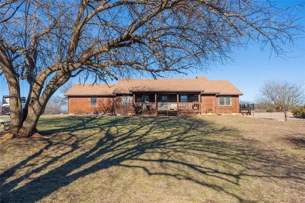 6026 SE 77th ST, Berryton, KS 66409