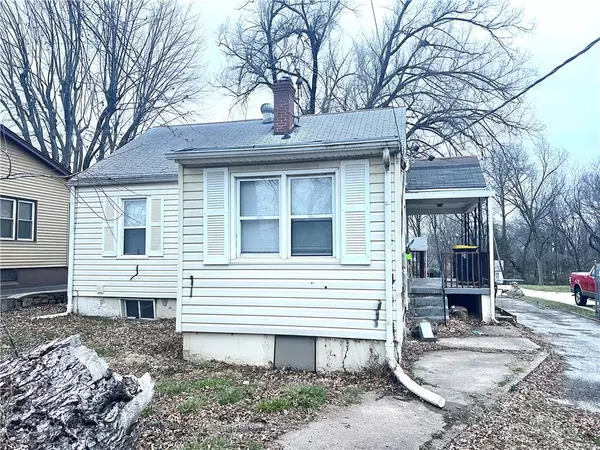 4241 E 68th TER, Kansas City, MO 64132