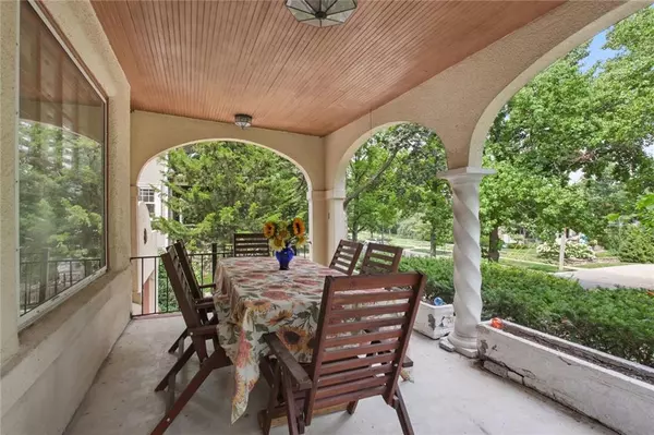 Kansas City, MO 64113,5736 Wyandotte ST