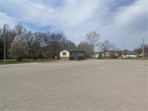 Kearney, MO 64060,102 W Lawrence ST