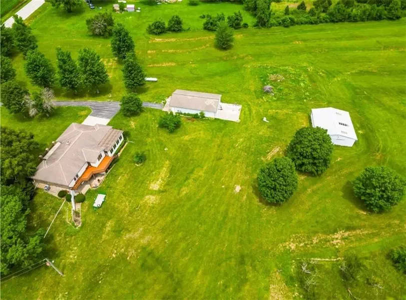 21605 S State Route 7 HWY, Pleasant Hill, MO 64080
