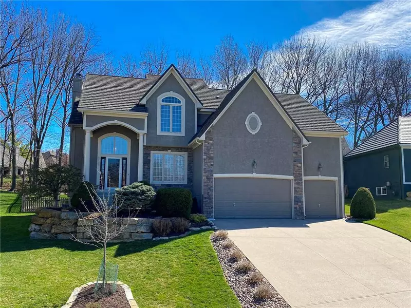 5133 NE Ash Grove DR, Lee's Summit, MO 64064
