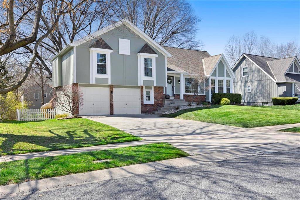 Lenexa, KS 66215,10308 OAKMONT ST