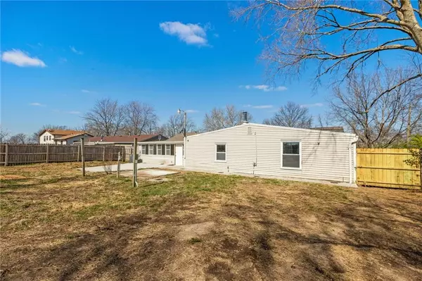 Kansas City, MO 64129,7415 E 57th ST